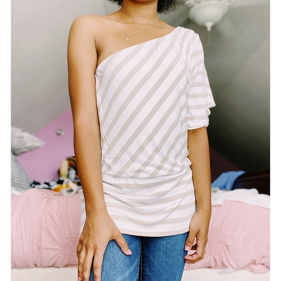 💓White House Black Market One Shoulder Top - Picture 3 of 12
